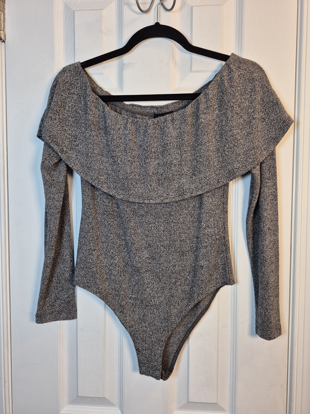 NWT Bardot Charcoal Grey Knit Off the Shoulder Long Sleeve Bodysuit M